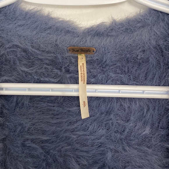 Free people women’s cardigan, medium size, W21,L31 - Picture 3 of 7